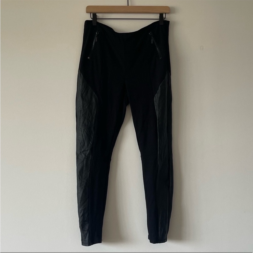 BISOU BISOU by Michele‎ Bohbot black leggings w/
faux leather details. Large